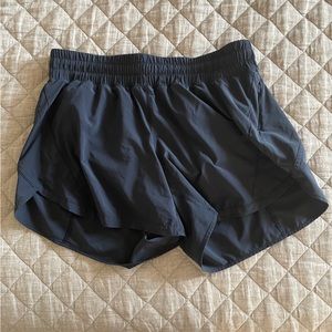EUC Lululemon Track That Mid Rise 5 in short